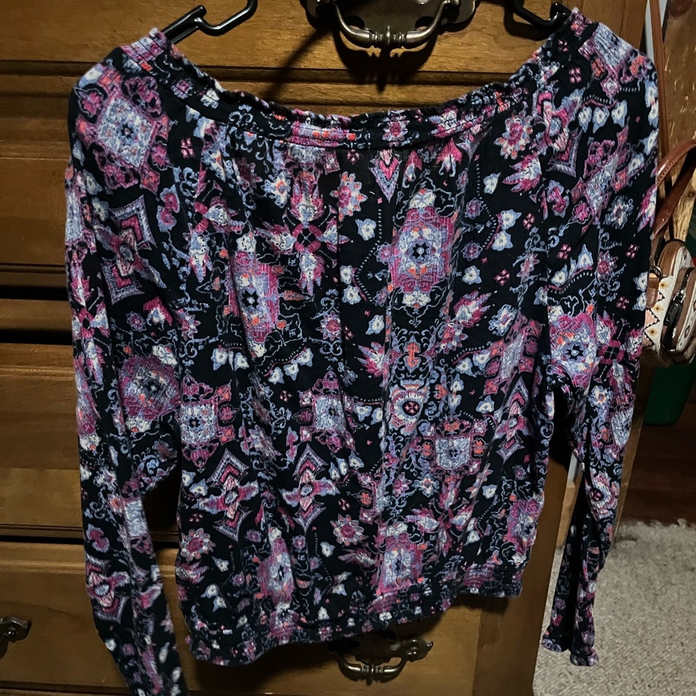 Hollister Black and Pink Patterned Blouse